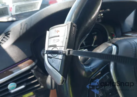 2019 BMW 530I xDrive z USA, uszkodzony, nr VIN WBAJA7C55KG909845